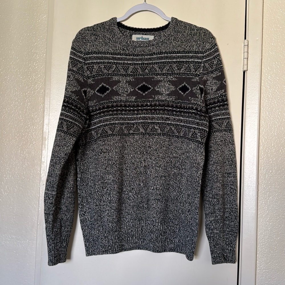 Sweater with pattern